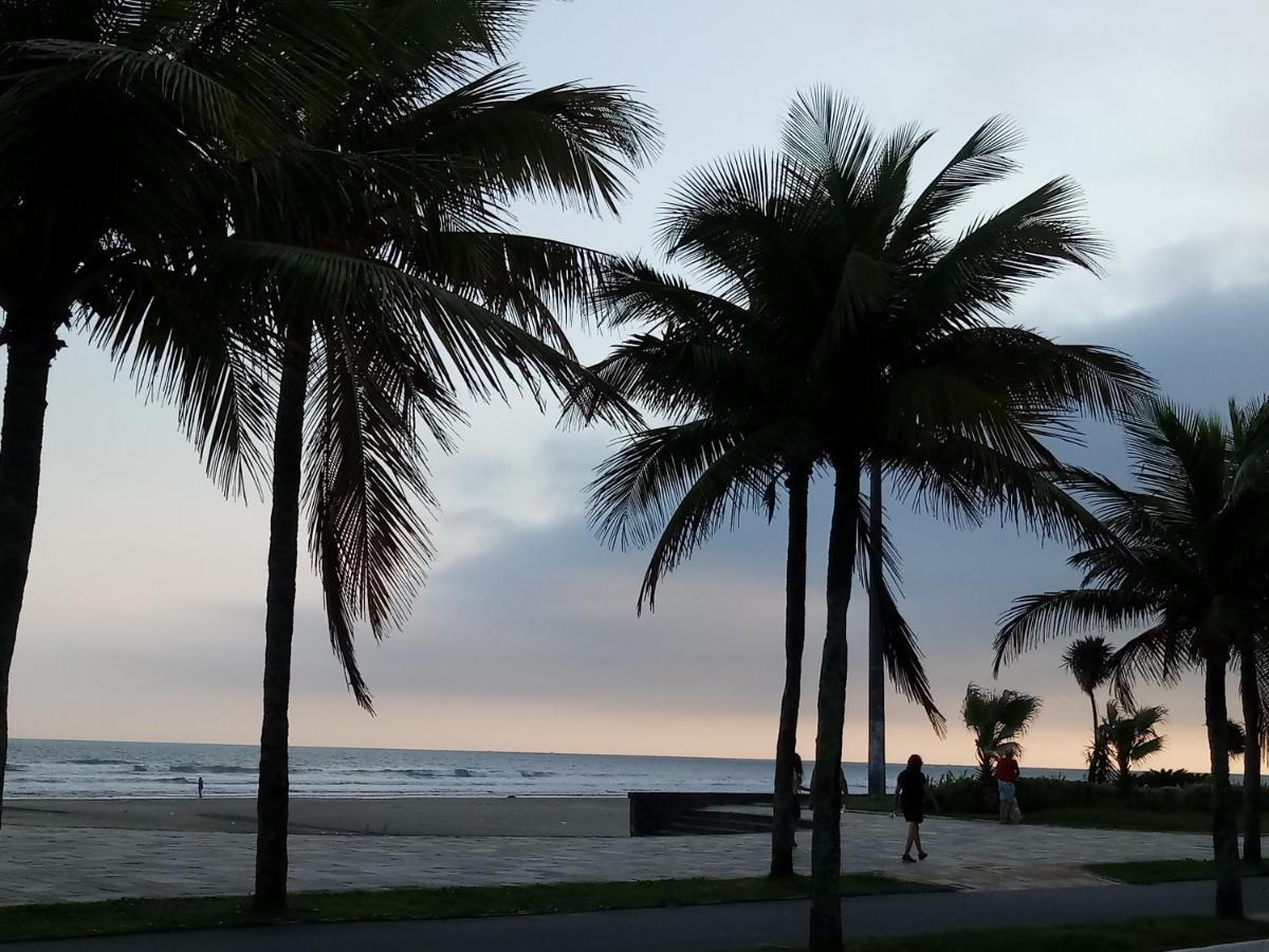 Predio Com Piscina Na Cobertura Frente Ao Mar, Apartamento Para Ate 6 Adultos E 3 Criancas Ate 8 Anos, Churrasqueira Na Sacada, Wi-Fi Gratis, Nao Oferecemos Roupas De Cama E Banho, 1 Vaga De Garagem, Na Praia Grande-Vila Mirim Διαμέρισμα Εξωτερικό φωτογραφία